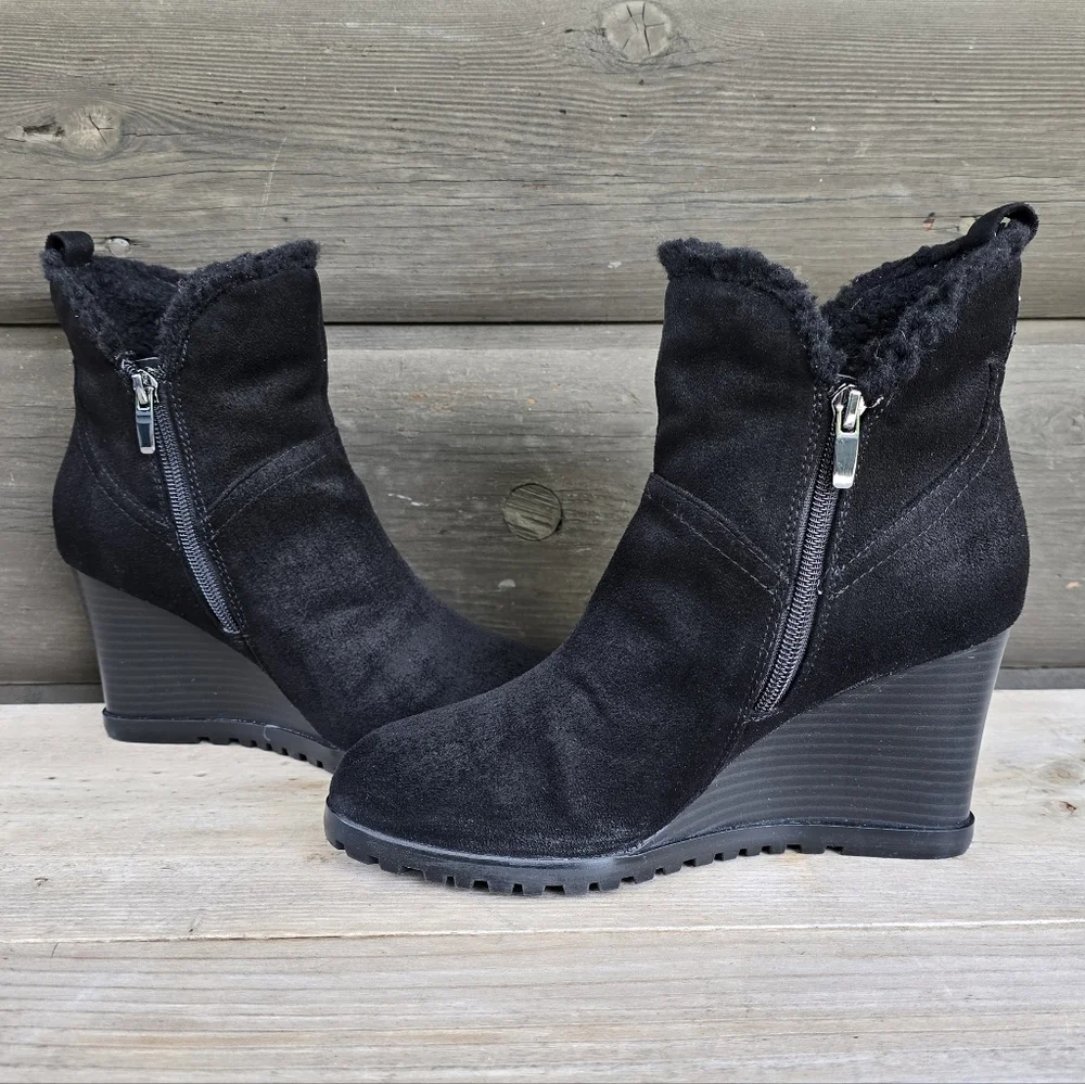 Nine West Camina Y2K Boho Minimalist Faux Fur Trim Wedge Comfort Bootie 7.5M